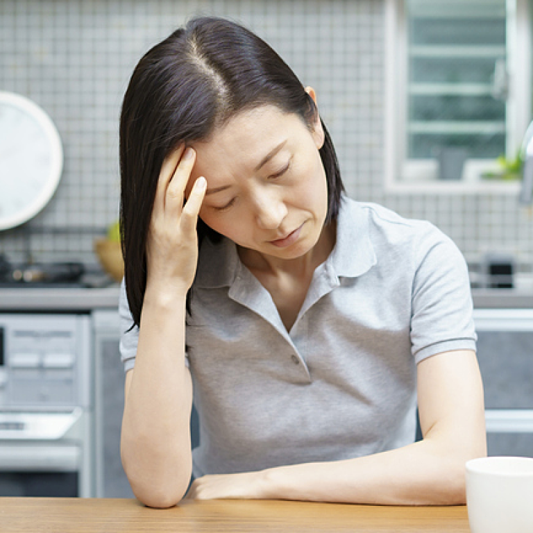 kho-mat-sau-tuoi-man-kinh