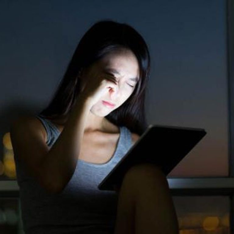 thoi-quen-anh-huong-den-mat